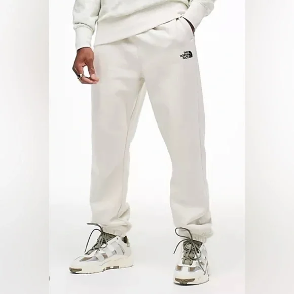 NEW - The North Face Oversized Essential joggers in cream. Medium. - Picture 1 of 4